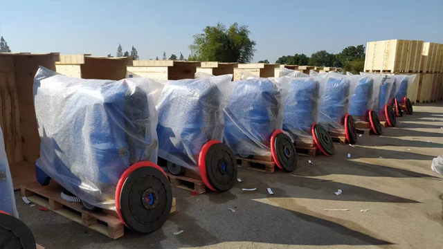 潔臣士洗地機，商場潔凈守護者